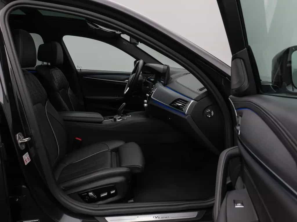 BMW 5 Series 540d xD LuxuryLine Panorama Laser Kamera HUD H/K 11/2022-photo-24