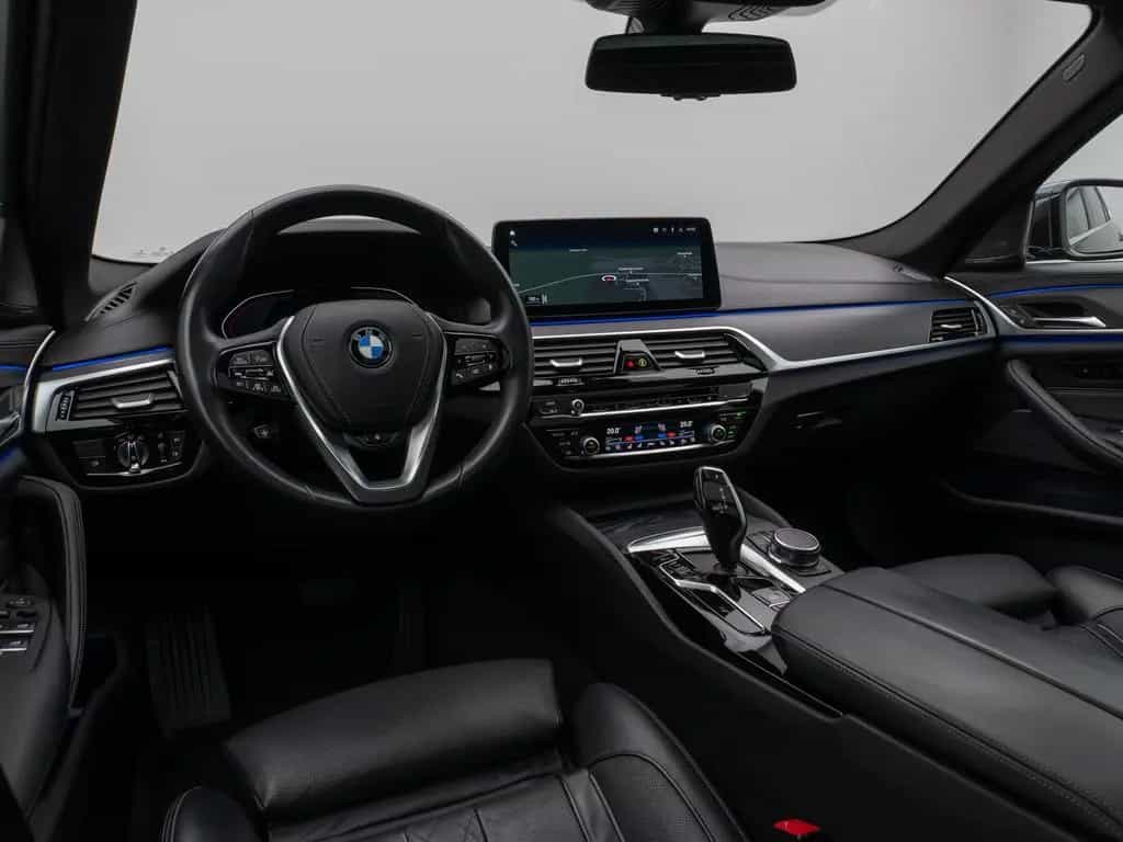 BMW 5 Series 540d xD LuxuryLine Panorama Laser Kamera HUD H/K 11/2022-photo-39