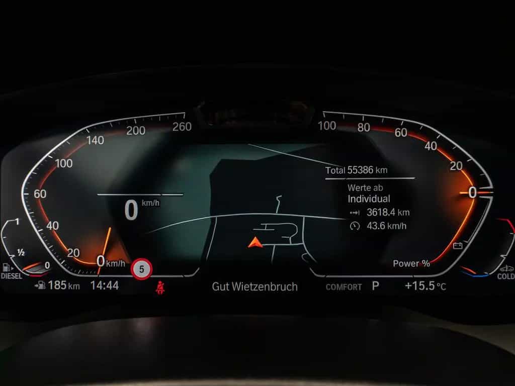 BMW 5 Series 540d xD LuxuryLine Panorama Laser Kamera HUD H/K 11/2022-photo-42