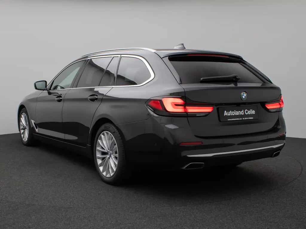 BMW 5 Series 540d xD LuxuryLine Panorama Laser Kamera HUD H/K 11/2022-photo-8
