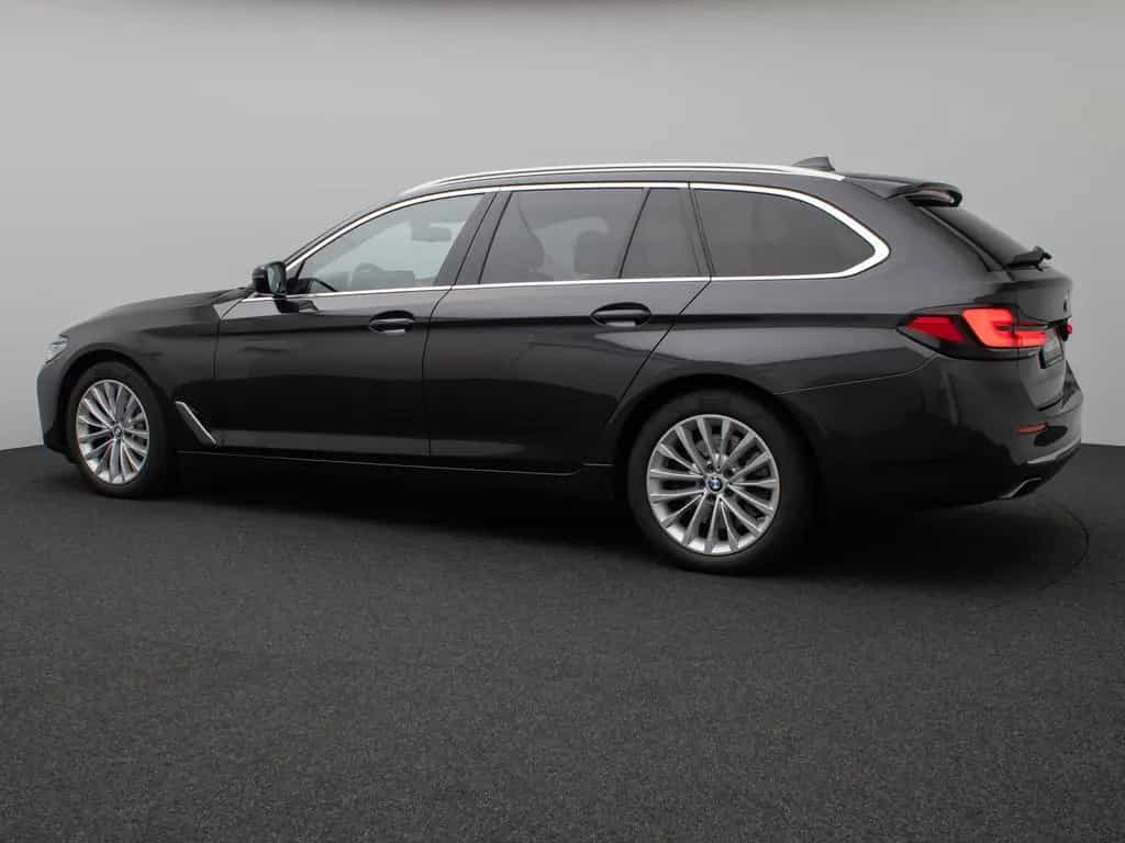 BMW 5 Series 540d xD LuxuryLine Panorama Laser Kamera HUD H/K 11/2022-photo-9