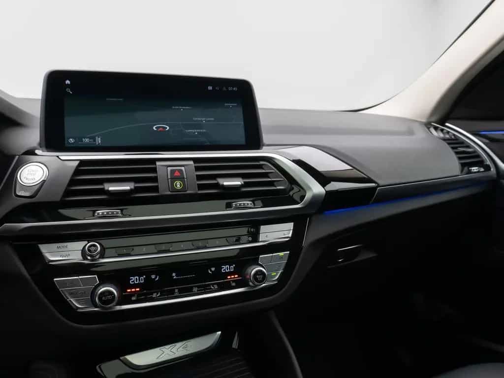 BMW X4 xD30i xLine Panorama Kamera HUD DAB HiFi AHK 10/2021-photo-20