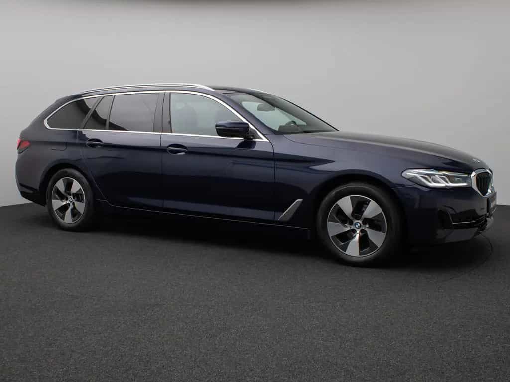 BMW 5 Series d xD Panorama Massage HUD H/K Individual-Voll 10/2022-photo-3