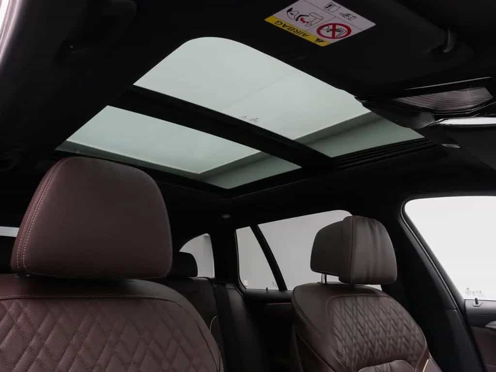 BMW 5 Series d xD Panorama Massage HUD H/K Individual-Voll 10/2022-photo-31