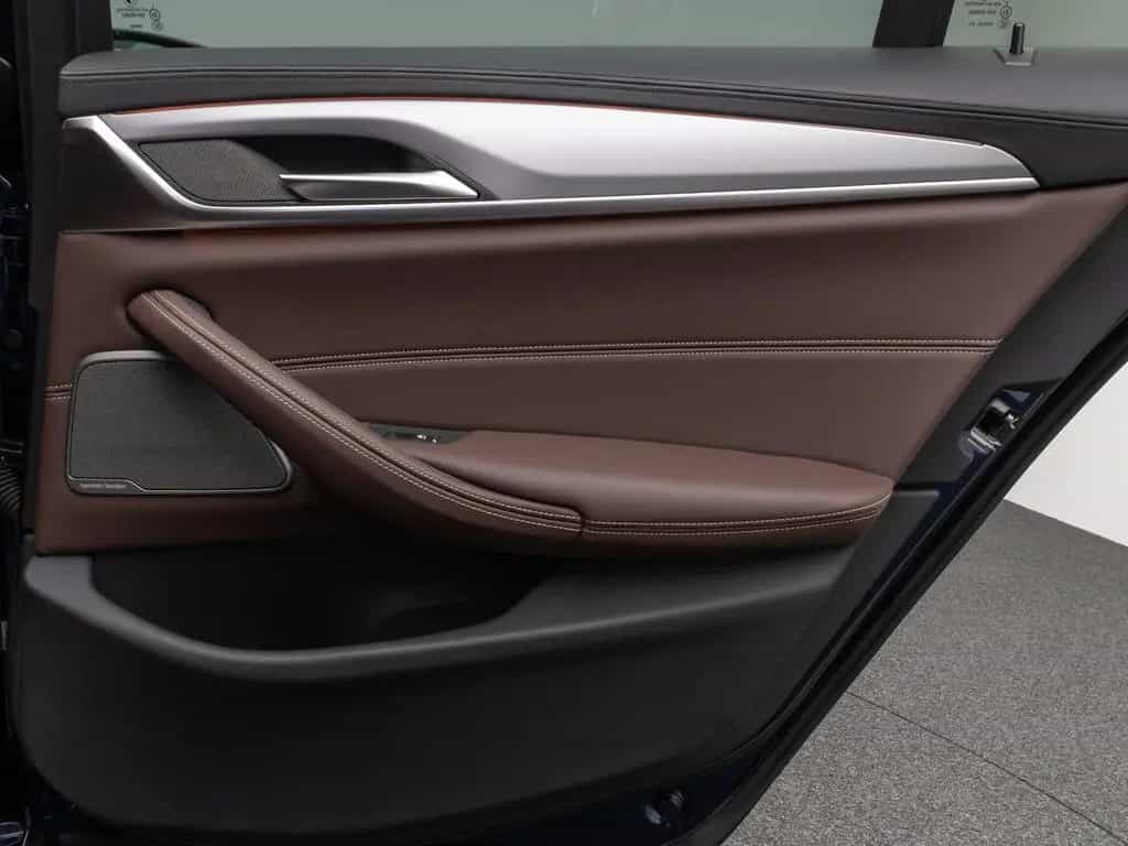 BMW 5 Series d xD Panorama Massage HUD H/K Individual-Voll 10/2022-photo-33