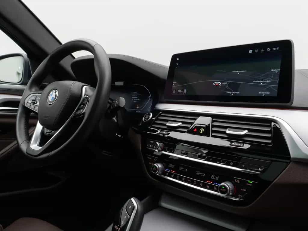 BMW 5 Series d xD Panorama Massage HUD H/K Individual-Voll 10/2022-photo-38