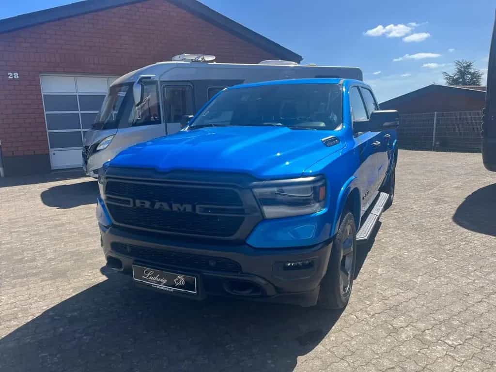 Dodge RAM Big Horn/Gasanlage/Ladefl.rollo/Geiger Schalldäm 01/2024-photo-1