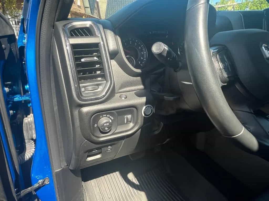 Dodge RAM Big Horn/Gasanlage/Ladefl.rollo/Geiger Schalldäm 01/2024-photo-11