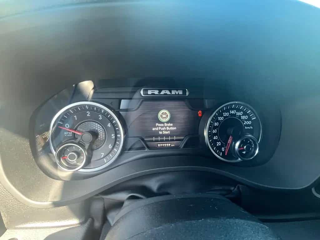 Dodge RAM Big Horn/Gasanlage/Ladefl.rollo/Geiger Schalldäm 01/2024-photo-14