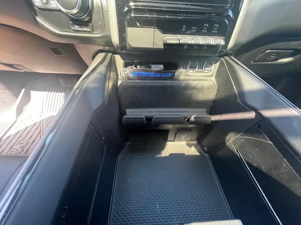 Dodge RAM Big Horn/Gasanlage/Ladefl.rollo/Geiger Schalldäm 01/2024-photo-15
