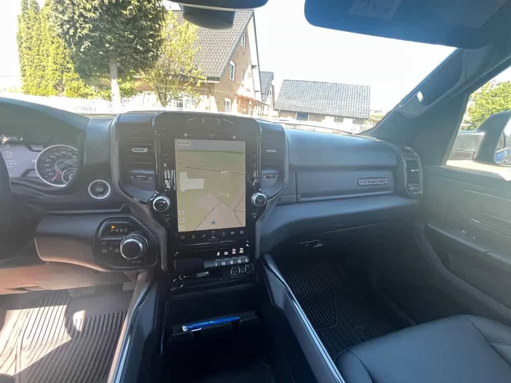 Dodge RAM Big Horn/Gasanlage/Ladefl.rollo/Geiger Schalldäm 01/2024-photo-18