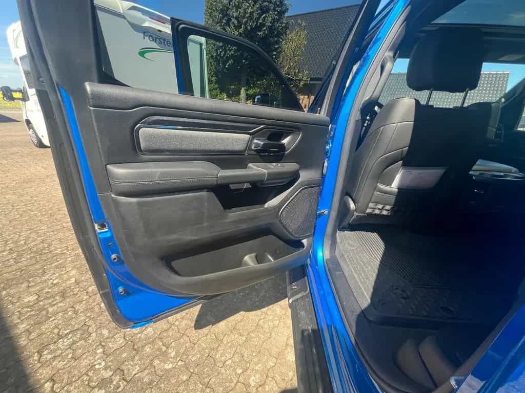 Dodge RAM Big Horn/Gasanlage/Ladefl.rollo/Geiger Schalldäm 01/2024-photo-20