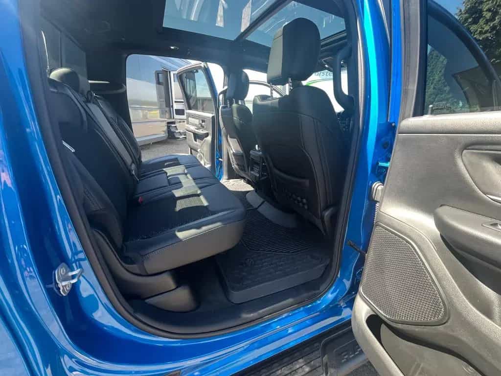 Dodge RAM Big Horn/Gasanlage/Ladefl.rollo/Geiger Schalldäm 01/2024-photo-38