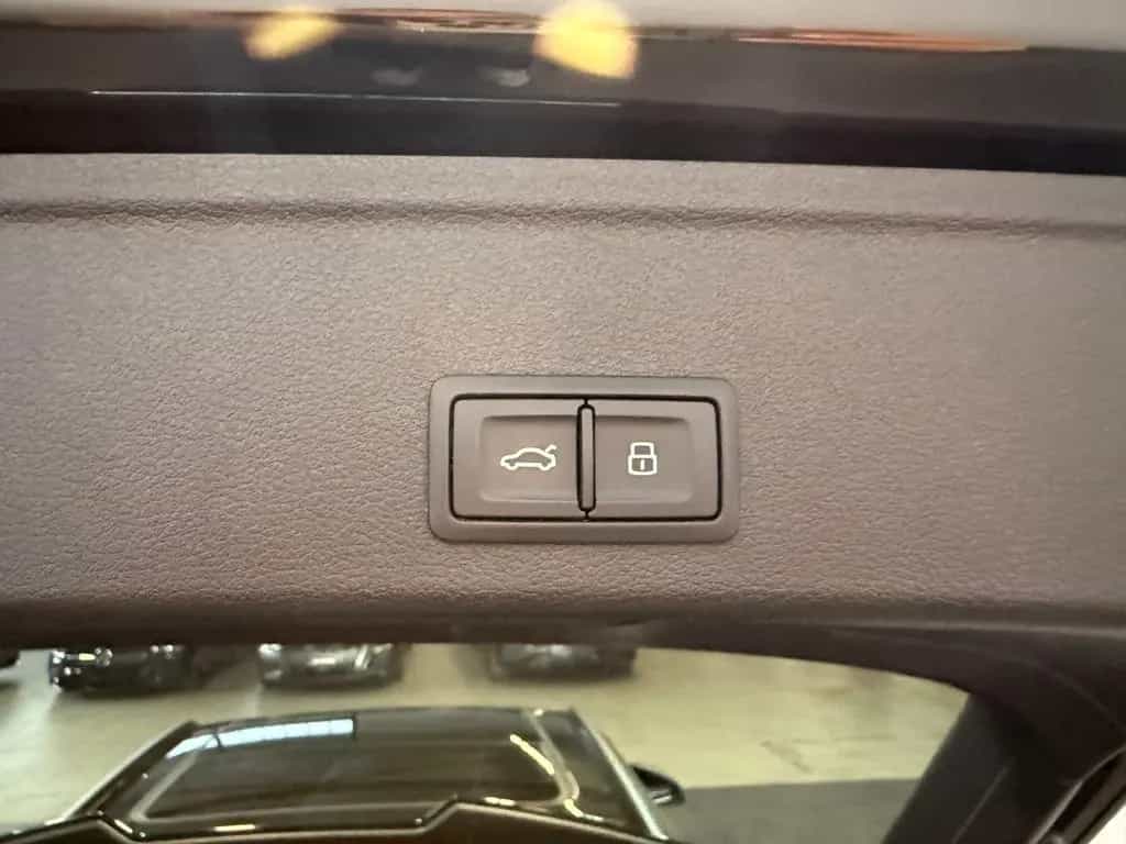 Audi A4 Avant 40 TDI quattro /S line Competition Plus 02/2023-photo-13