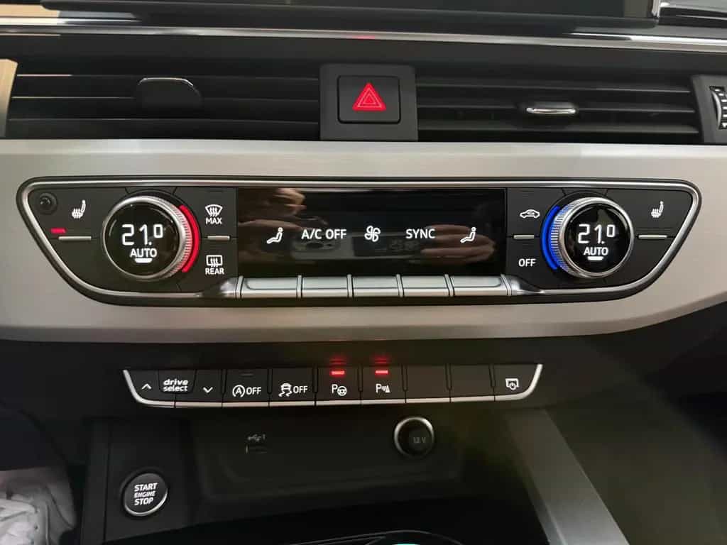 Audi A4 Avant 40 TDI quattro /S line Competition Plus 02/2023-photo-34