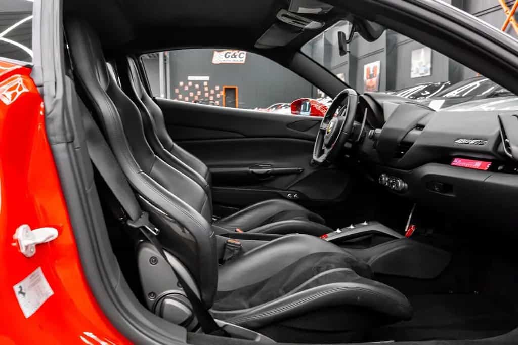 Ferrari 488 GTB 08/2020-photo-10