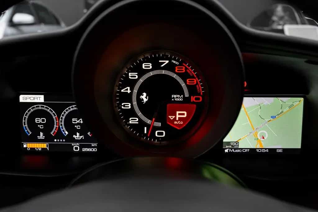 Ferrari 488 GTB 08/2020-photo-9