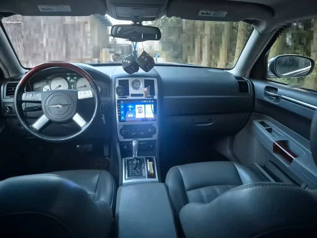 Chrysler 300C mit dem robusten V6-Motor und frischem TÜV 10/2004-photo-9