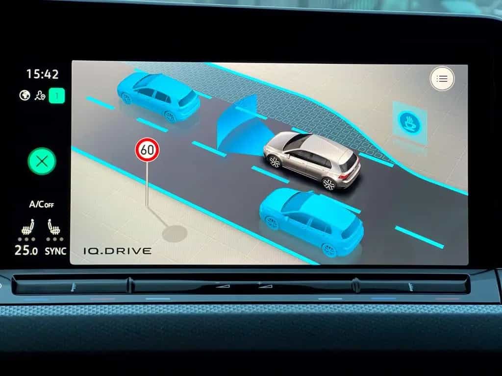 Volkswagen Golf 1,5 ACTIVE IQ-DRIVE ACC 4-SEASON GARANTIE 07/2022-photo-42