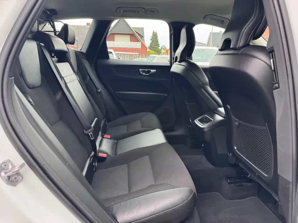 Volvo XC60 Momentum 2WD 02/2019-photo-19