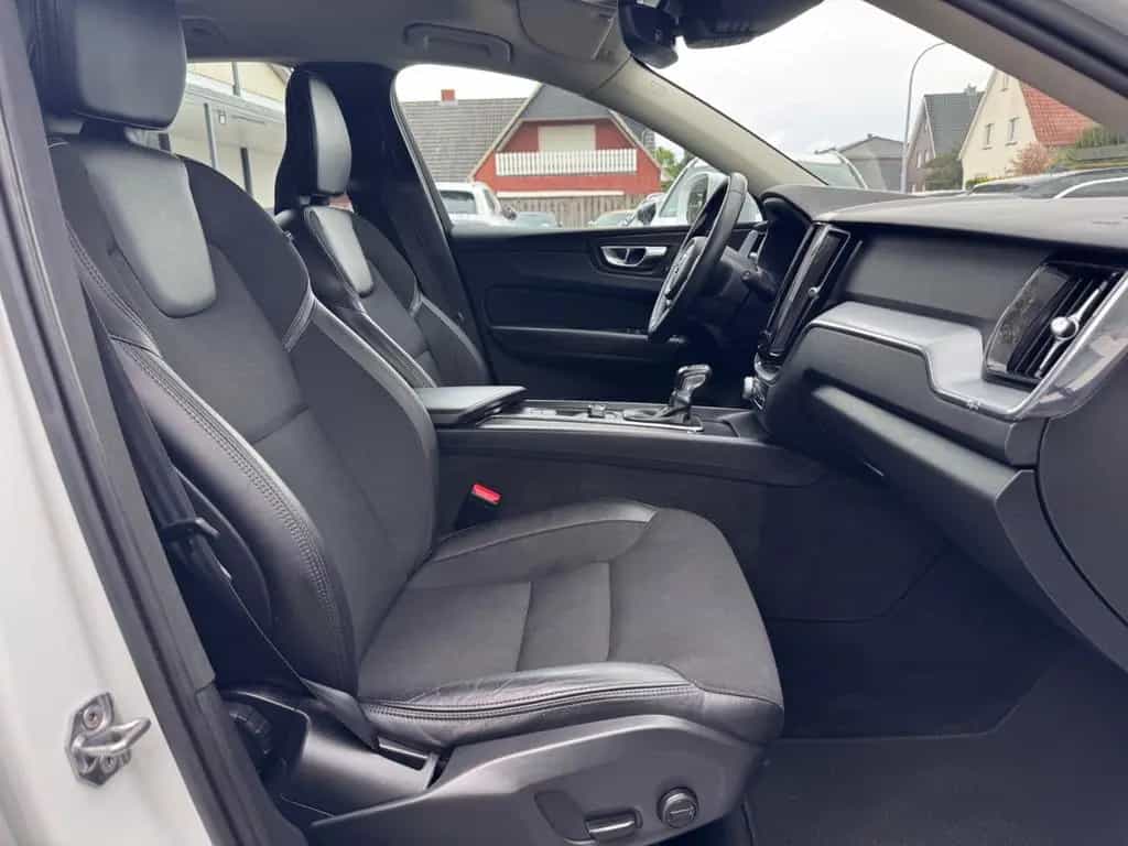 Volvo XC60 Momentum 2WD 02/2019-photo-21