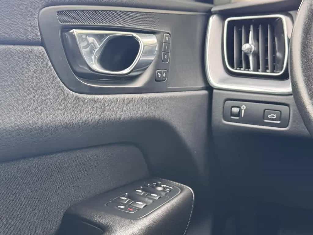 Volvo XC60 Momentum 2WD 02/2019-photo-27