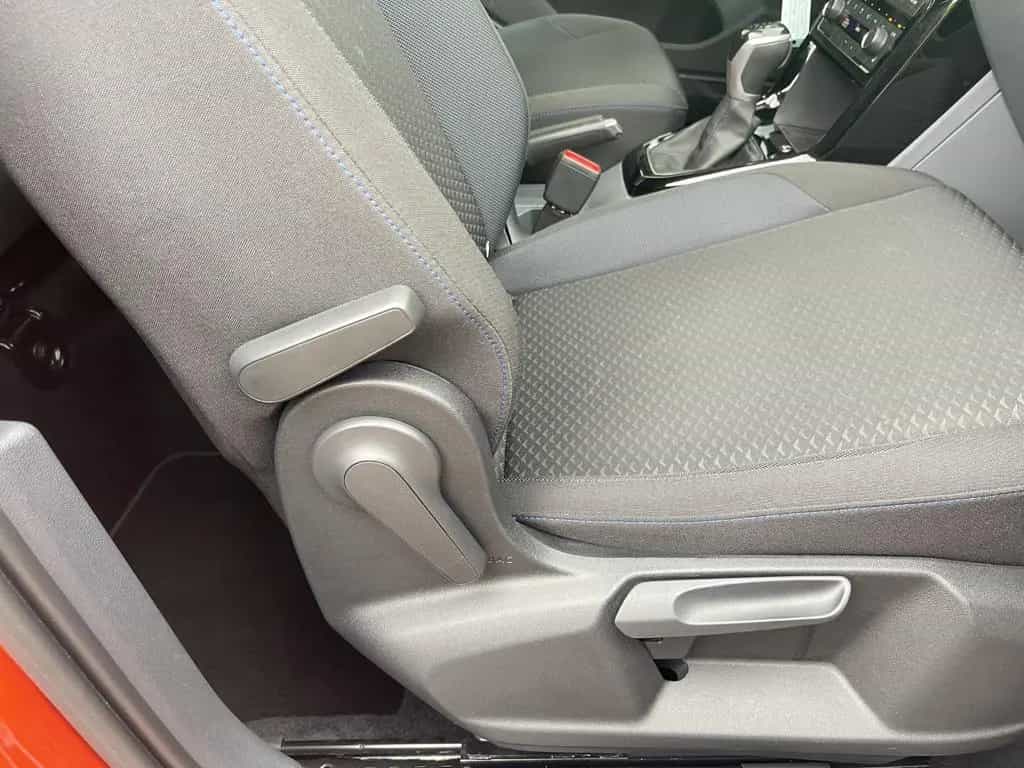 Volkswagen T-Cross 1,5 AUTOMA. ACC LANE NAVI 1.Hd. GARANTIE 01/2021-photo-19