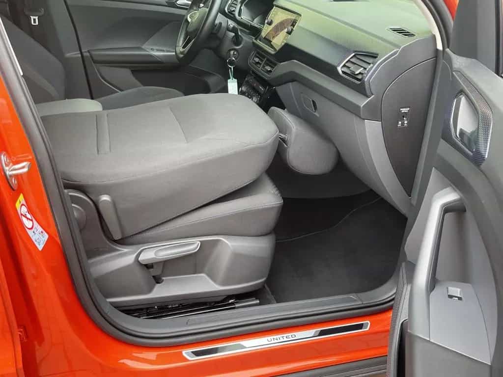 Volkswagen T-Cross 1,5 AUTOMA. ACC LANE NAVI 1.Hd. GARANTIE 01/2021-photo-20