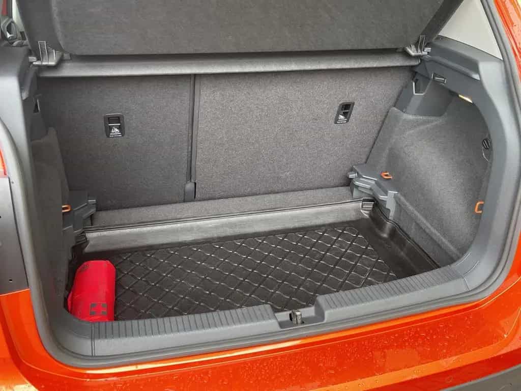 Volkswagen T-Cross 1,5 AUTOMA. ACC LANE NAVI 1.Hd. GARANTIE 01/2021-photo-26