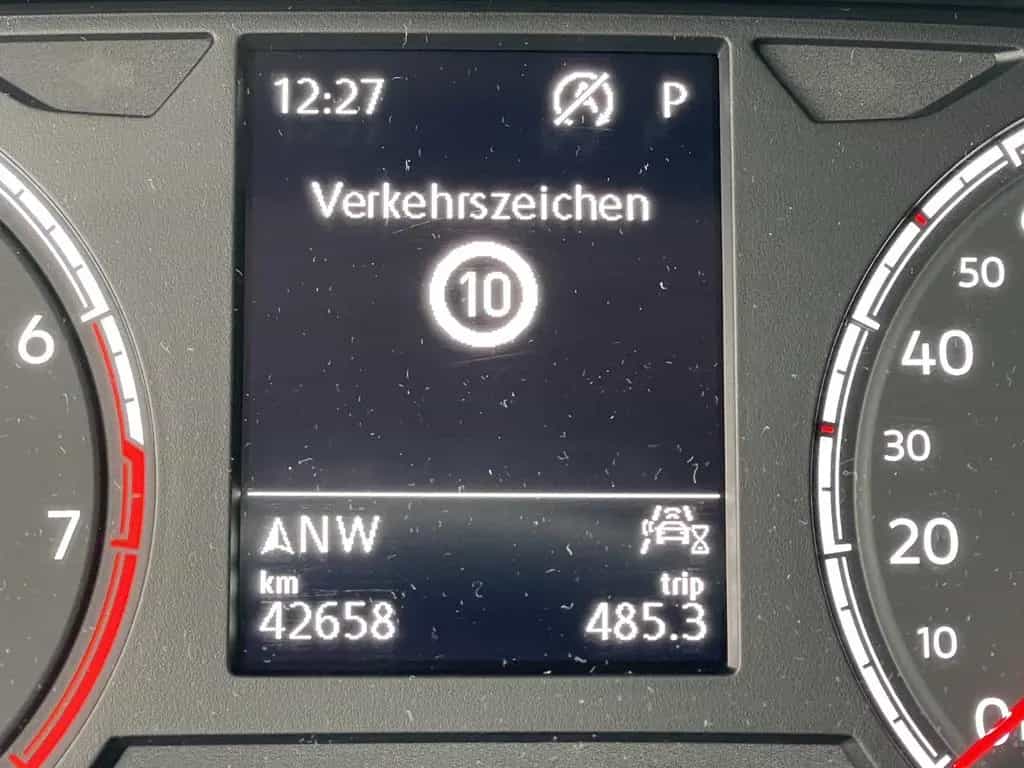Volkswagen T-Cross 1,5 AUTOMA. ACC LANE NAVI 1.Hd. GARANTIE 01/2021-photo-38