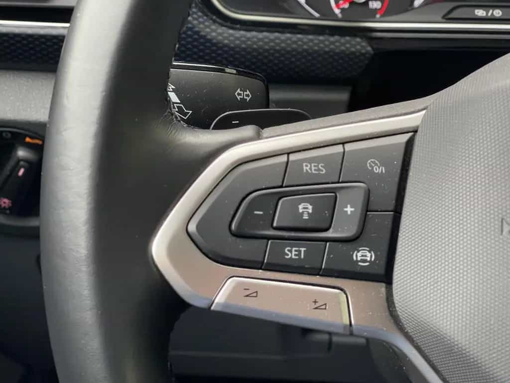 Volkswagen T-Cross 1,5 AUTOMA. ACC LANE NAVI 1.Hd. GARANTIE 01/2021-photo-40