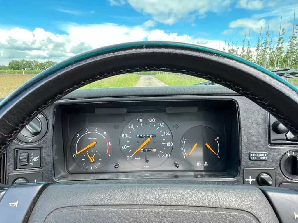 Saab 900 Ruby Red, Leder Beige, ATM 180.000 km 12/1993-photo-4