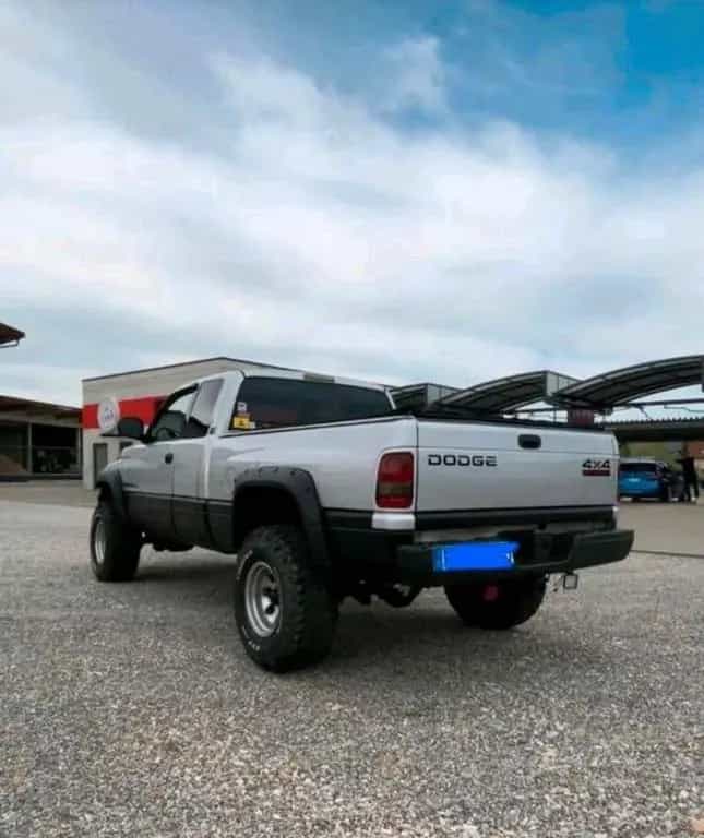 Dodge RAM 1500 Sport 4x4 5,9l Magnum 07/2001-photo-2