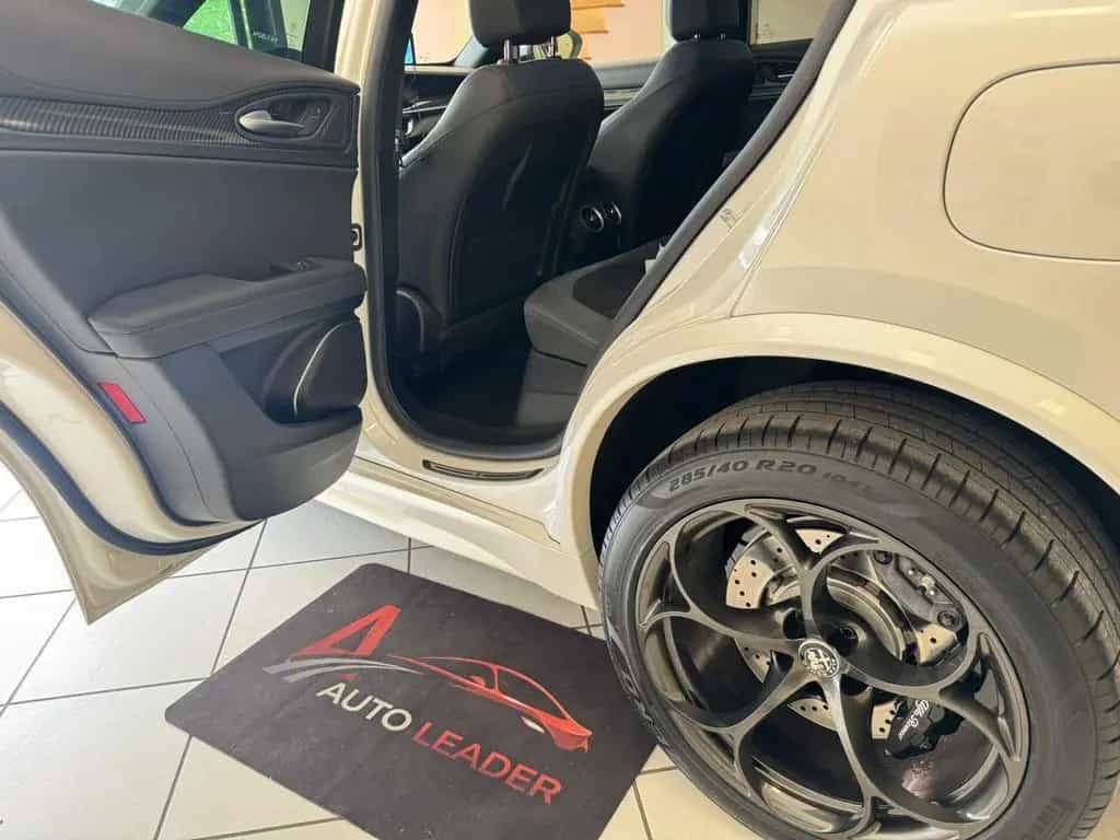 Alfa Romeo Stelvio 2.9 Bi-Turbo V6 510 CV AT8 Qu 07/2019-photo-8