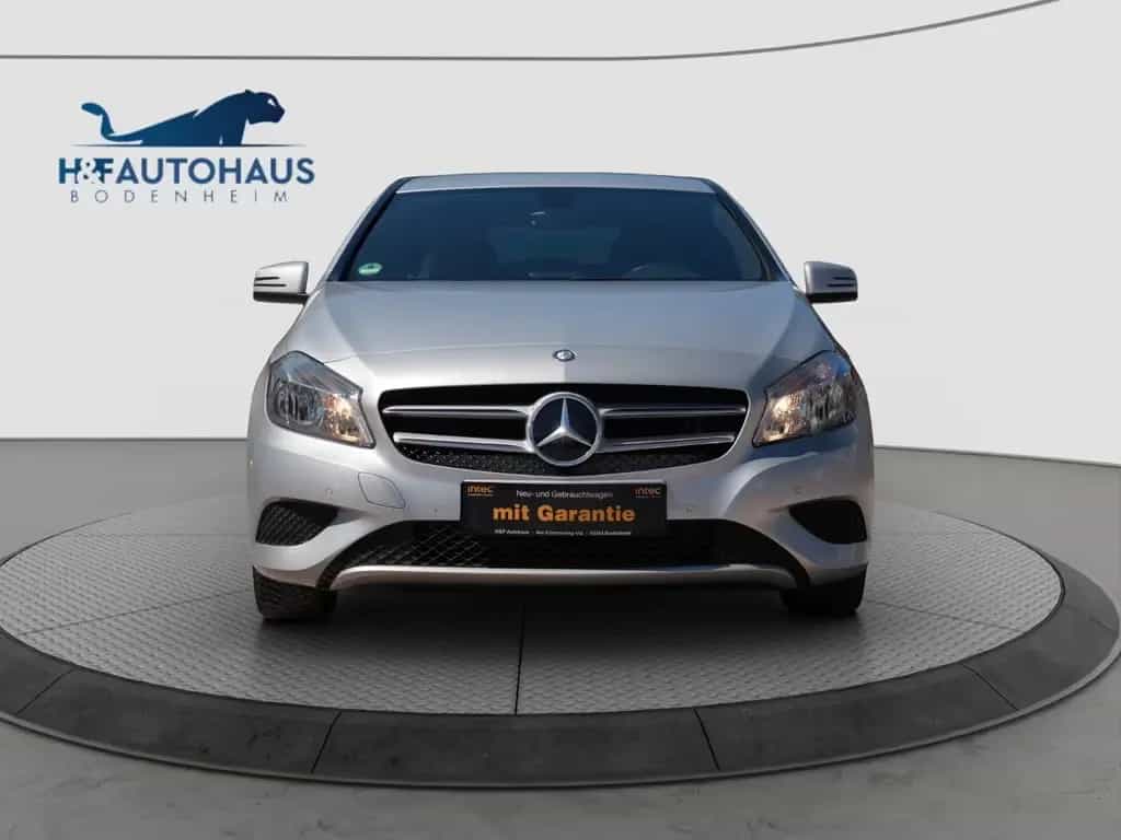 Mercedes-Benz A 180 A A 180 BlueEfficiency Style/NAVI/PDC/SHZ 07/2015-photo-1