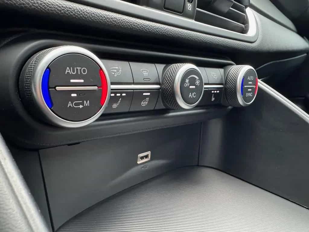 Alfa Romeo Giulia Veloce Q4 05/2018-photo-36