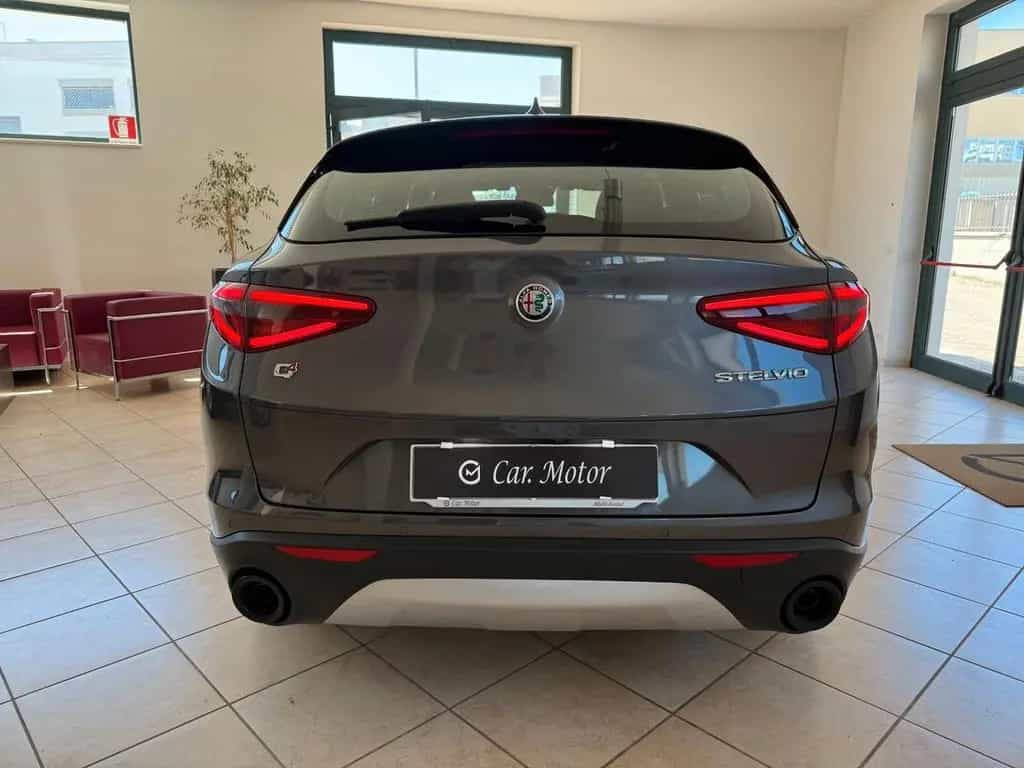 Alfa Romeo Stelvio 2.2 Turbodiesel 190 CV AT8 Q4 Business 12/2022-photo-4