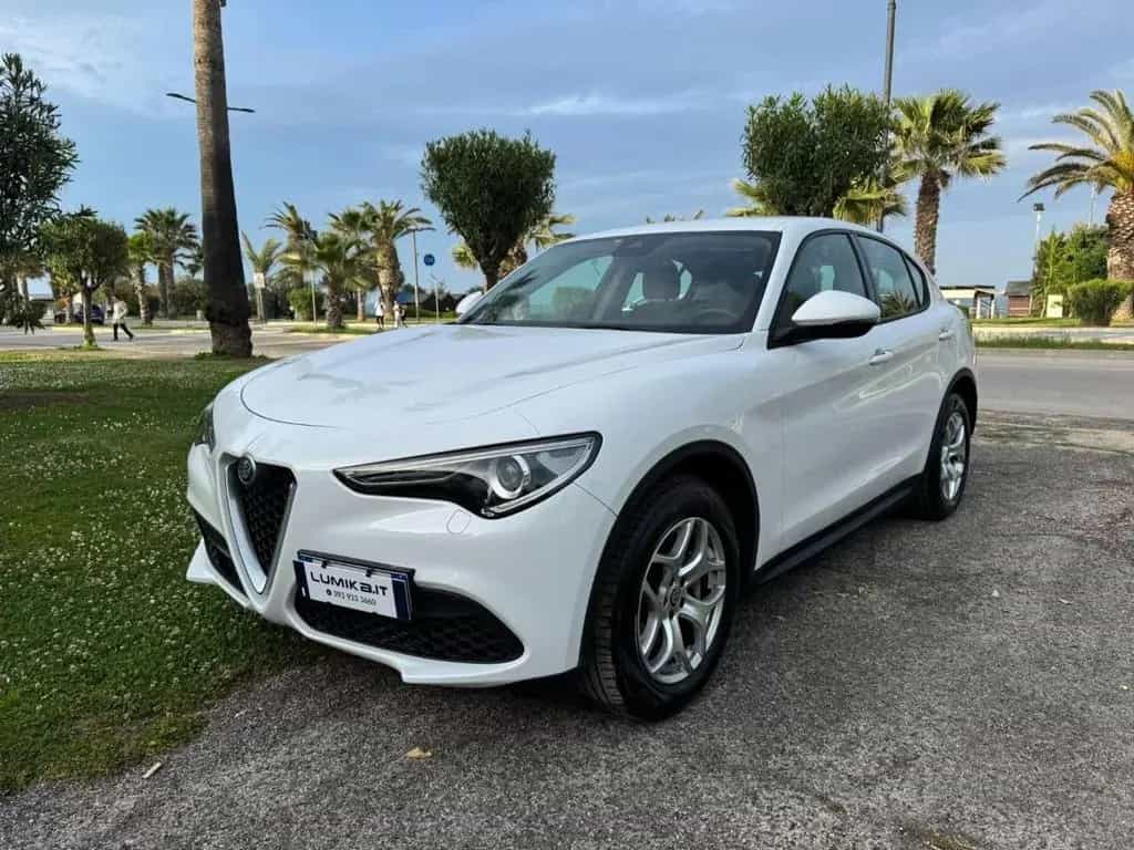 Alfa Romeo Stelvio 2.2 t Business Q4 190cv auto 06/2022-photo-1