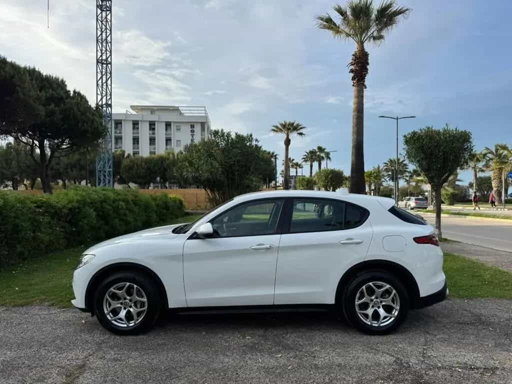 Alfa Romeo Stelvio 2.2 t Business Q4 190cv auto 06/2022-photo-3