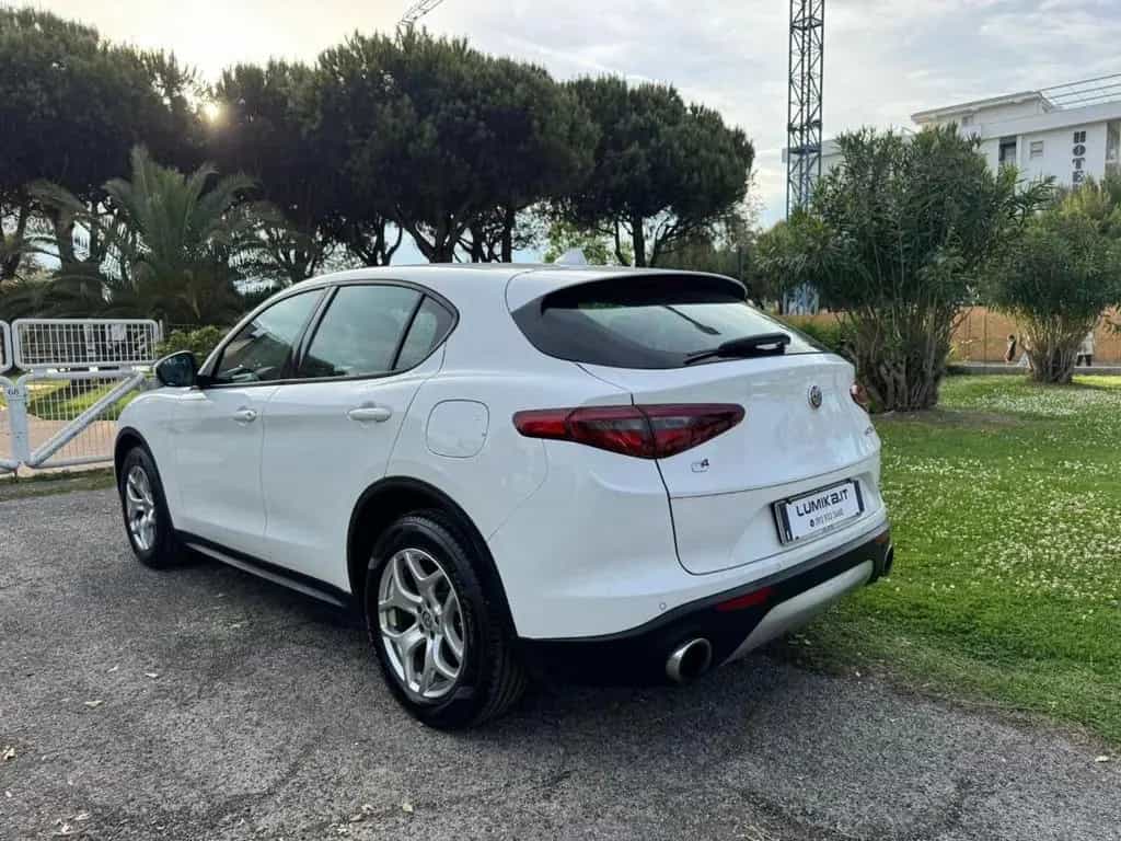 Alfa Romeo Stelvio 2.2 t Business Q4 190cv auto 06/2022-photo-5