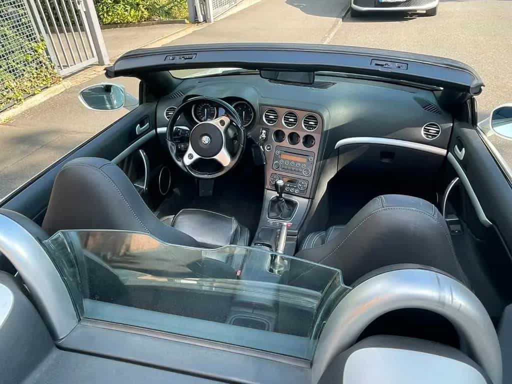 Alfa Romeo Spider 2.4 JTDM 20V - Verdeck neu! Leder, Klima 04/2010-photo-4