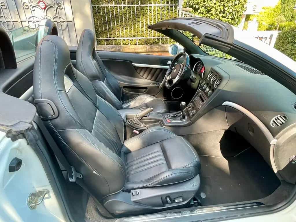 Alfa Romeo Spider 2.4 JTDM 20V - Verdeck neu! Leder, Klima 04/2010-photo-6