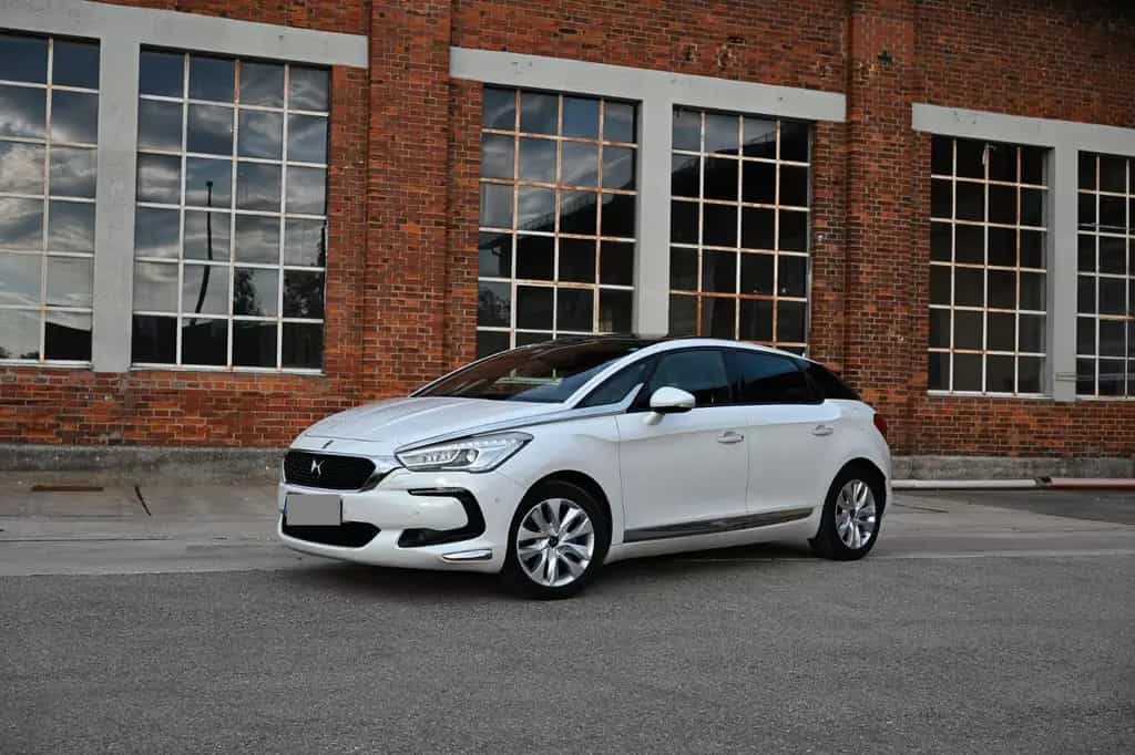 DS Automobiles DS5 BlueHDi 180 Stop&Start EAT6 - 01/2016-photo-0