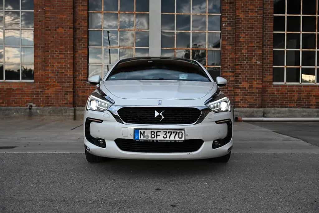 DS Automobiles DS5 BlueHDi 180 Stop&Start EAT6 - 01/2016-photo-1