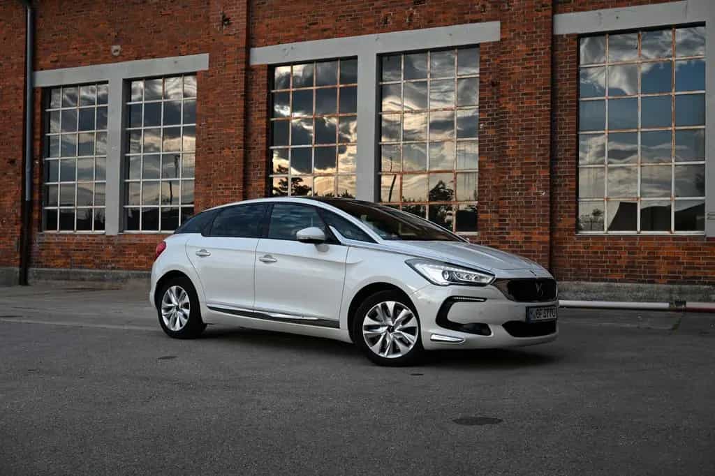 DS Automobiles DS5 BlueHDi 180 Stop&Start EAT6 - 01/2016-photo-2