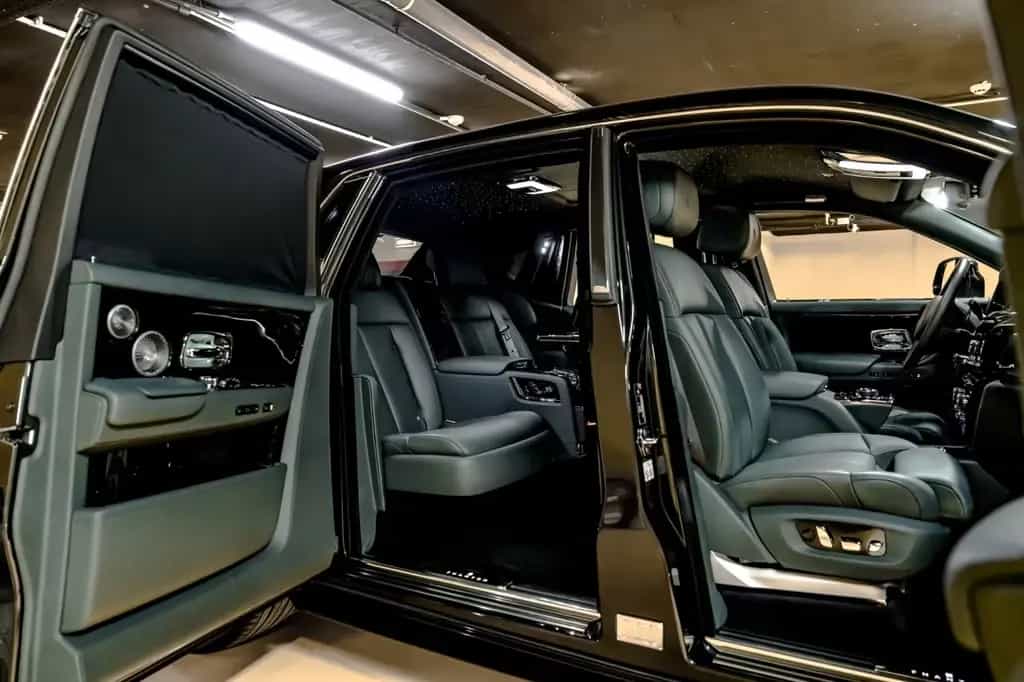 Rolls-Royce Phantom 10/2022-photo-10