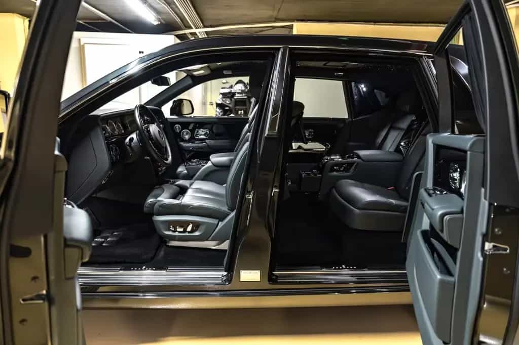 Rolls-Royce Phantom 10/2022-photo-9