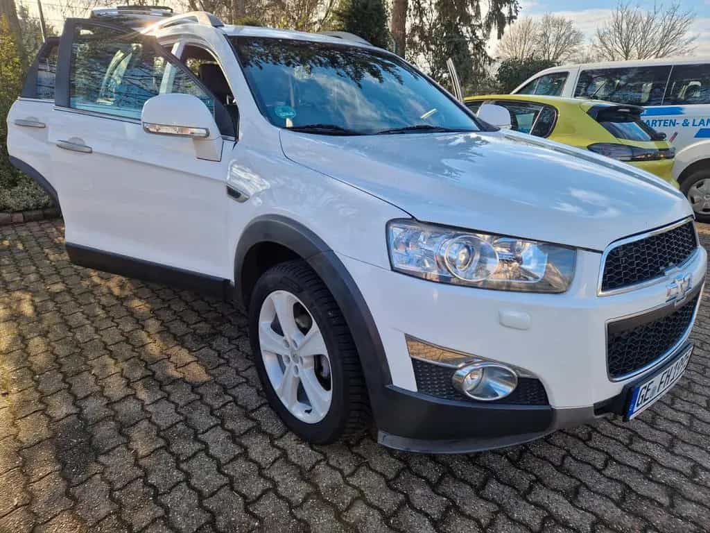 Chevrolet Captiva 2.2 LT+ 4WD 7-Sitzer LT+ 06/2011-photo-0