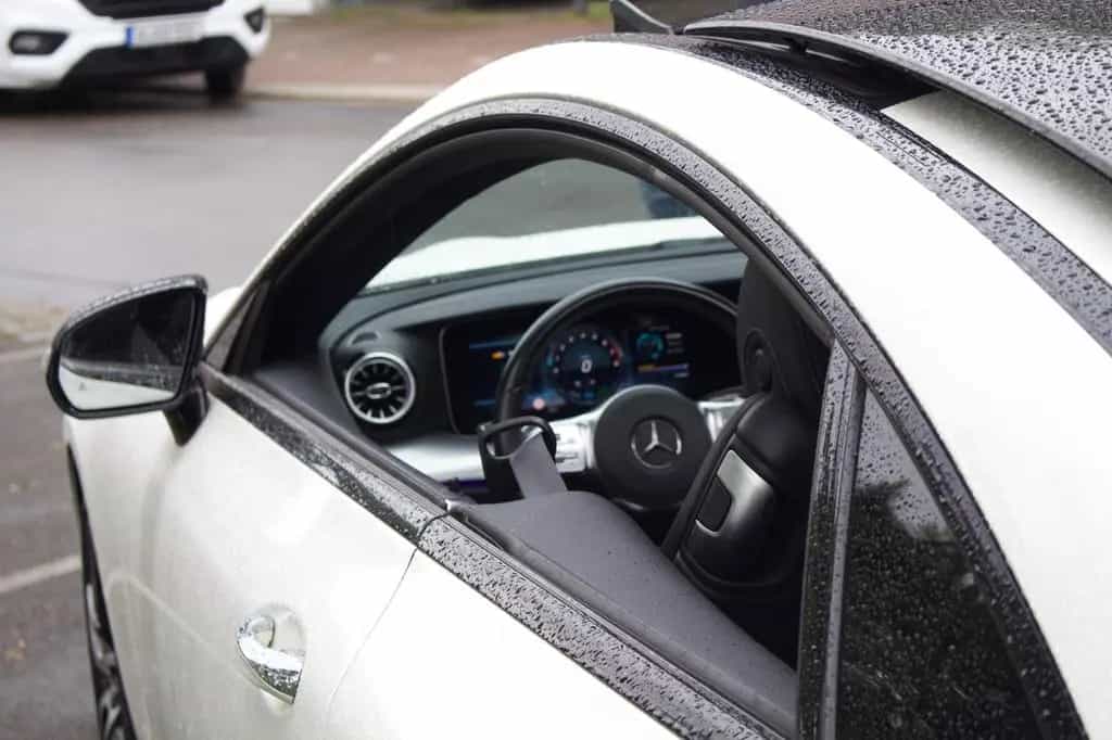 Mercedes-Benz E 350 Coupé -AMG Line-Panoramdach-Diamantweiss 07/2020-photo-10