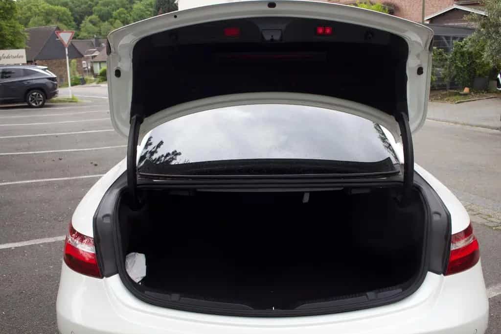 Mercedes-Benz E 350 Coupé -AMG Line-Panoramdach-Diamantweiss 07/2020-photo-7